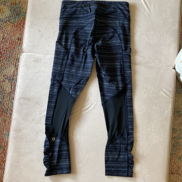 Lululemon cropped leggings - Picture 2 of 5